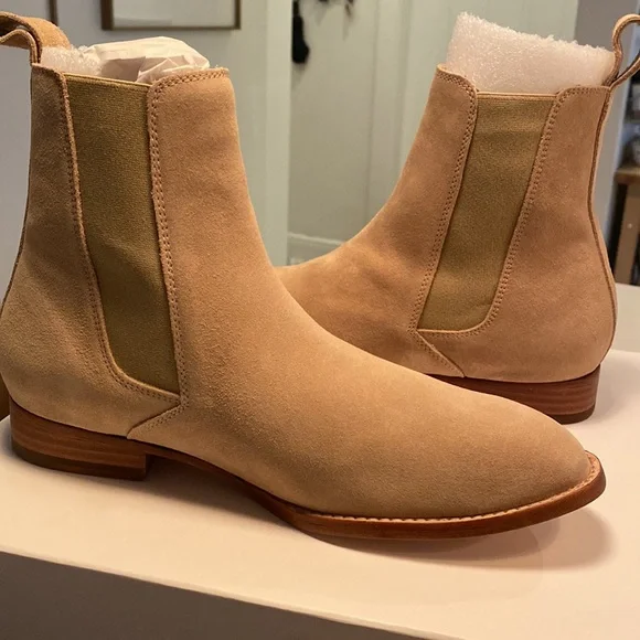 Chelsea Boots in Sand